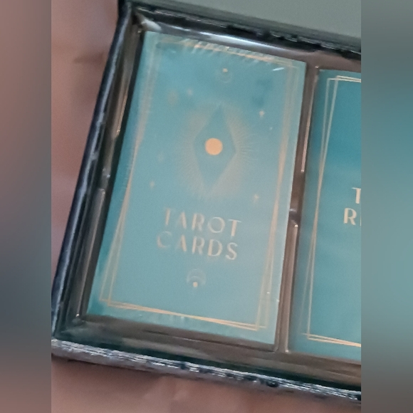 ✨️SEALED✨️ Deluxe Tarot Card Set - Picture 5 of 11